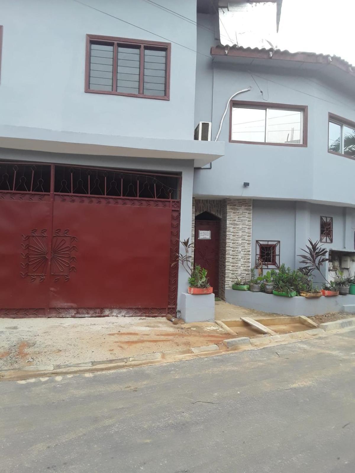 Emmanuella Casa — Photos 1